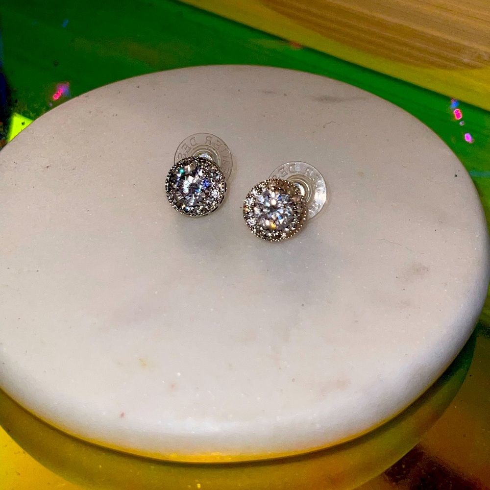 Diamond stud circle Laura earrings with back